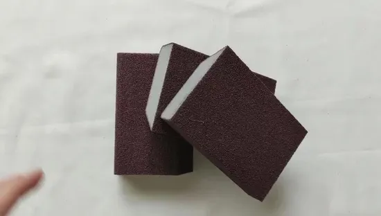 Blocco di levigatura in spugna abrasiva per lavaggio smeriglio da 120 * 90/65 * 25 mm